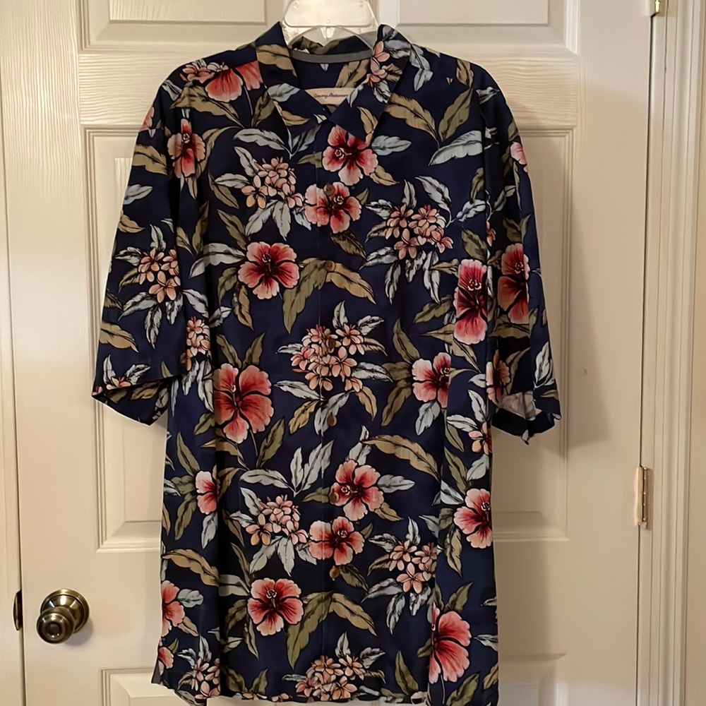 Tommy Bahama Mens Hawaiian Tropical short sleeve button down shirt